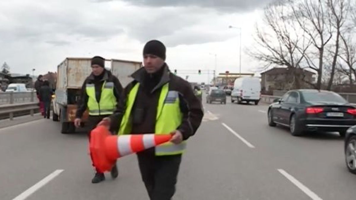 Заради трупа от Искър, изваден под моста на "Ботевградско шосе", шофьорът ще... ВИДЕО