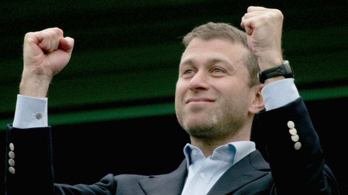 „Индипендънт” се извини на Абрамович заради Навални и му предложи пари за... 