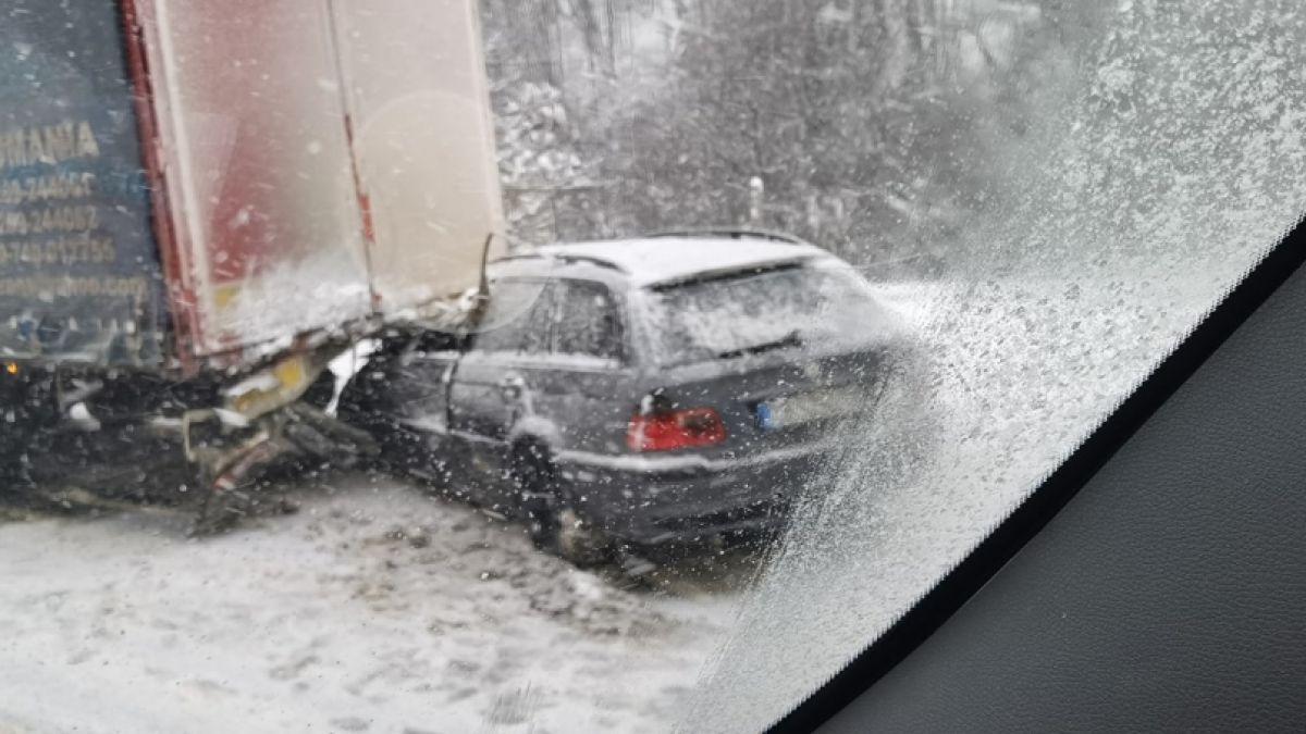 Първо в БЛИЦ! Ад на АМ "Хемус", само през 300 метра... СНИМКИ