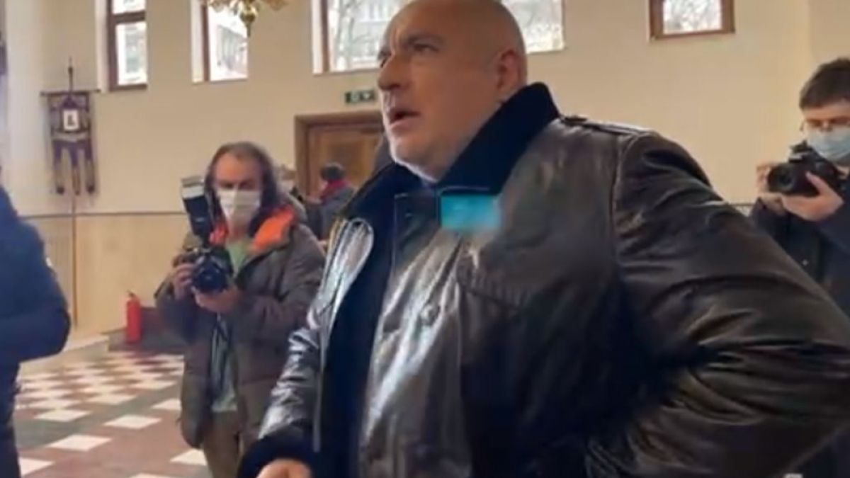 Борисов с орден от Варненската епархия ВИДЕО