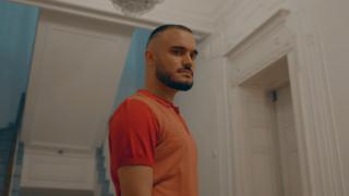 Скандал! Лъчо от "СкандаУ" се изгаври с Петканови