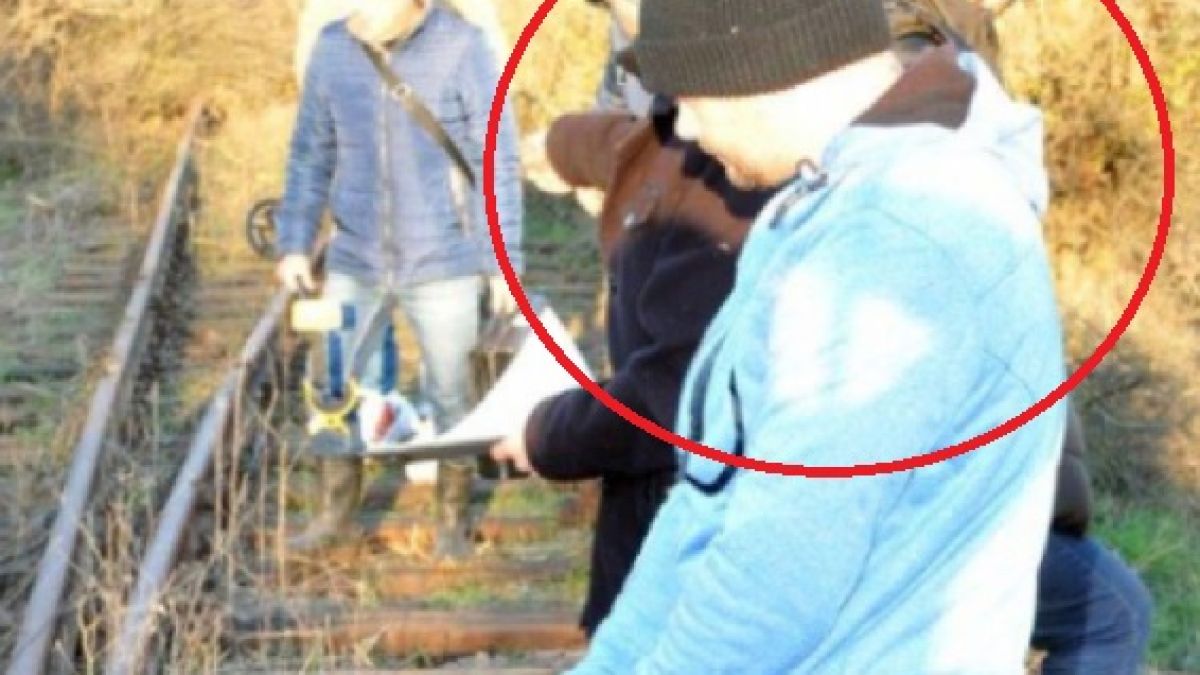 Бандит стреля с "Калашник" в столичния „The Mall“ и отмъква чувал с пари и злато, а сега...