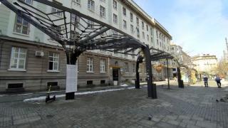 Фоторепортаж в БЛИЦ! "Светлините над града" грейнаха на площад Славейков