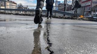 Стана ясно какво е разцепило "Лъвов мост" на четири места 