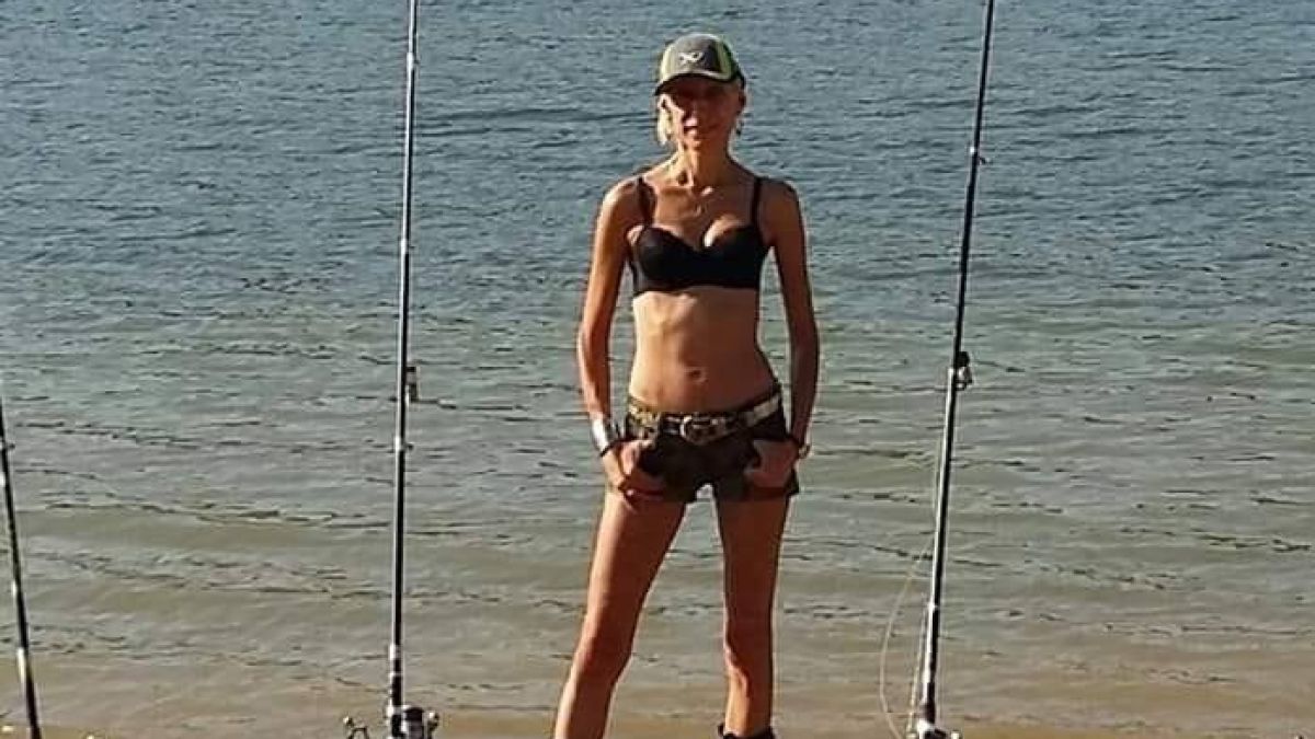 Рибарката Мима хвърли въдица със специална стръв в Пачия вир и извади шаран гигант СНИМКИ
