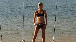 Рибарката Мима хвърли въдица със специална стръв в Пачия вир и извади шаран гигант СНИМКИ