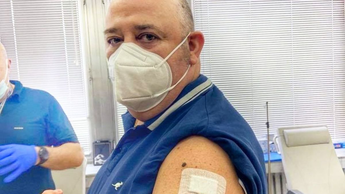 Любо Нейков и куп родни звезди по спешност във ВМА! СНИМКИ