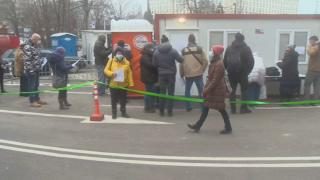 Отново опашка пред "Пирогов" от мераклии да се боцнат срещу К-19