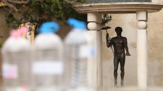 Сметище на метри от минералния извор в Княжево СНИМКИ