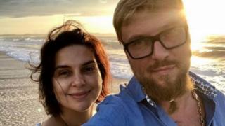 Съпругата на Mиро го хвана в леглото с... СНИМКА