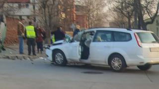 Ужасяващо меле в Сливен, хората се молят да няма жертви СНИМКИ 