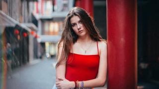 Тази красавица е девствена на 32, но се бои не от секса, а от...