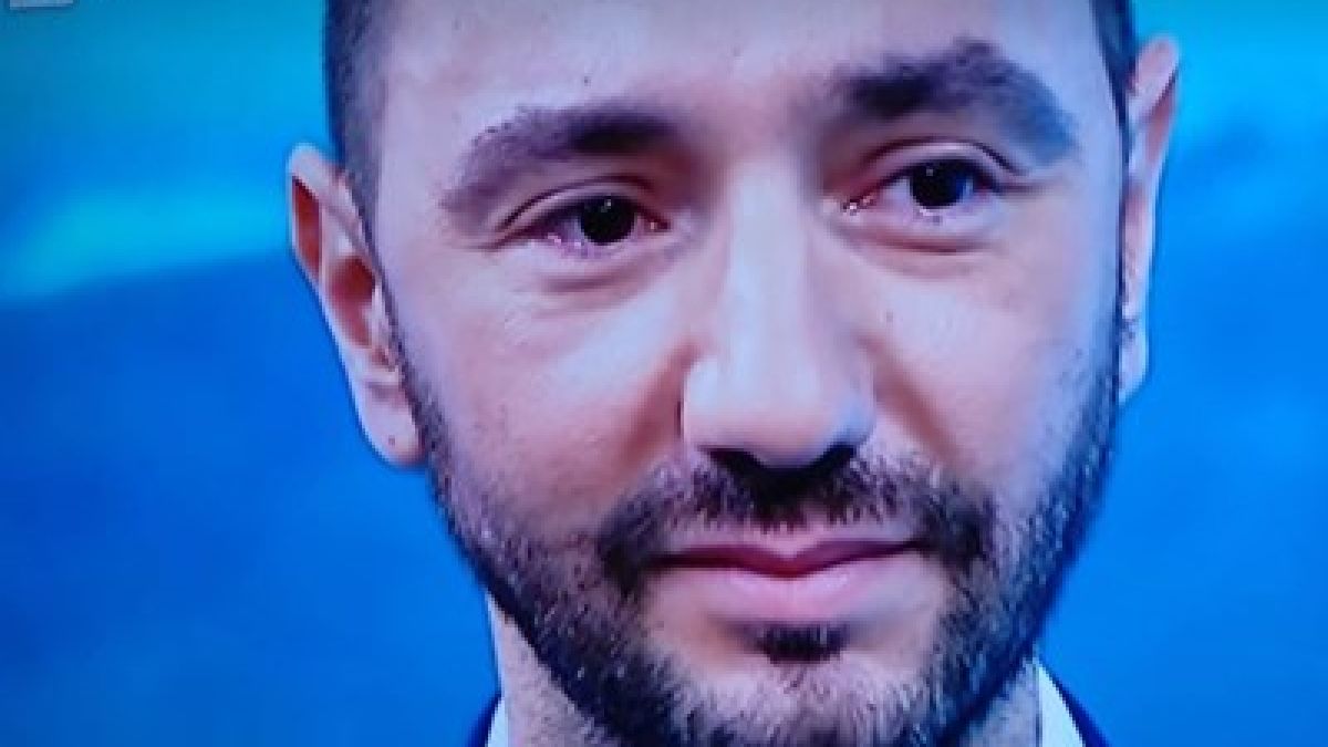 Хекимян рухна в ефир и се разплака заради маршалския жезъл в раницата му СНИМКА