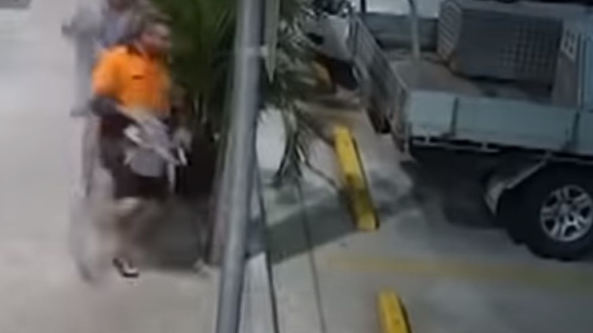 Пенсионерка преби обирджия ВИДЕО