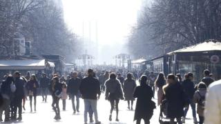 Заведенията отвориха, ето какво се случва вътре