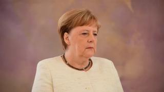 Германците нанесоха болезнен удар на Меркел 