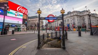 Изненадващ изборен резултат разтърси политическия живот във Великобритания