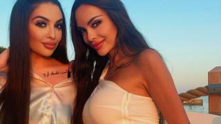 Лияна и дъщеря се разголиха в невидими бикини СНИМКИ 18+