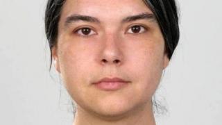 Търсят под дърво и камък тази красива българка