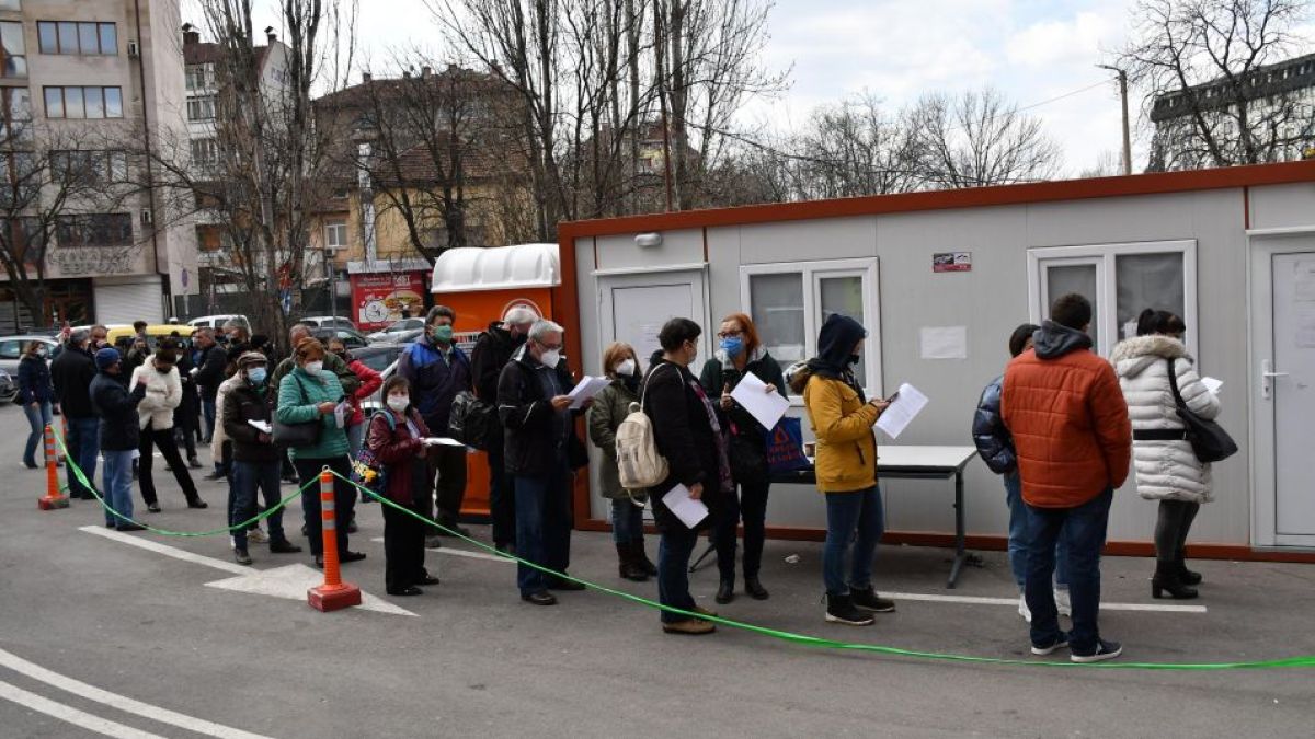 Извънредно! "Пирогов" спря "зеления коридор" за ваксините