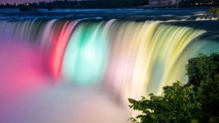 Уникално събитие по случай 3 март: Ниагарският водопад ... 