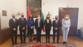 Валери Симеонов и унгарският държавен секретар в Копривщица 