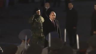Радев към протестиращи: Железни сте!