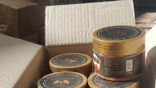 Митничари заловиха близо 3 тона незаконни стоки за наргилета СНИМКИ