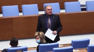 В парламента ври и кипи заради руската ваксина, ето какво се случва 