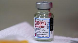 Съобщиха за болезнени странични ефекти от ваксината на „Модерна”