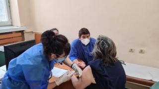 Бум у нас на записали се в електронния регистър за ваксинации 