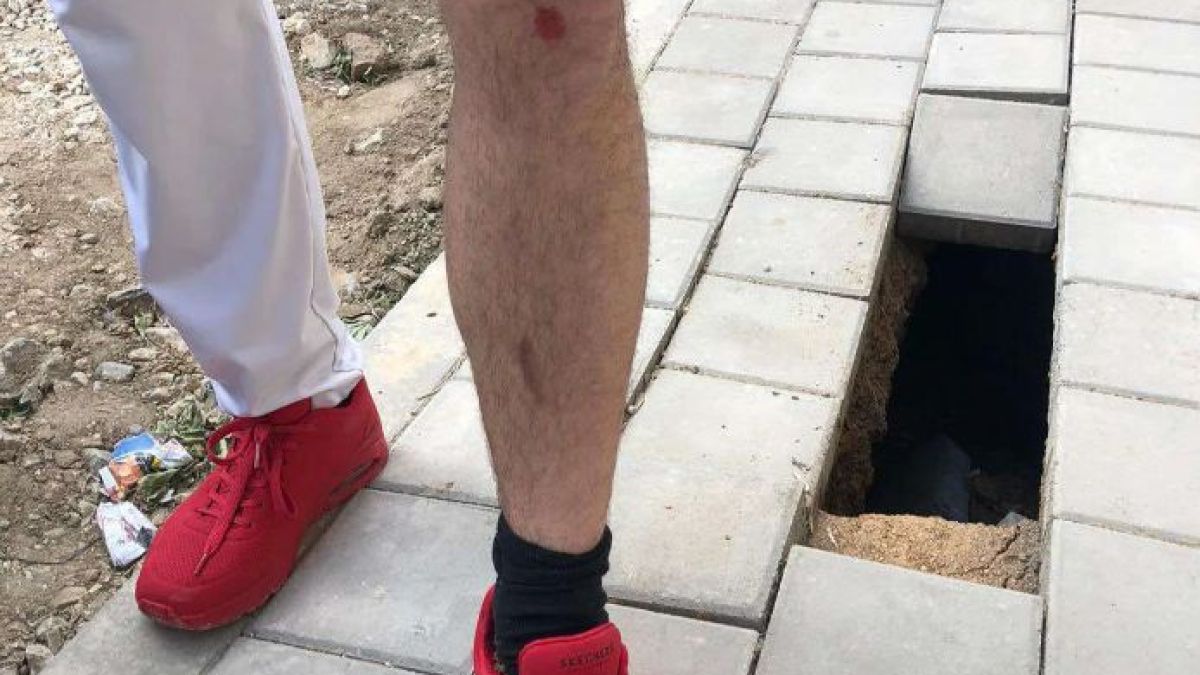 Дупка в новоремонтиран тротоар погълна пловдивчанин СНИМКИ