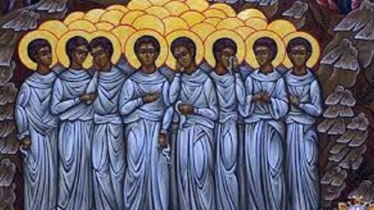 8 красиви имена черпят днес, на трапезата трябва да сложим 40 чаши с вино и ракия
