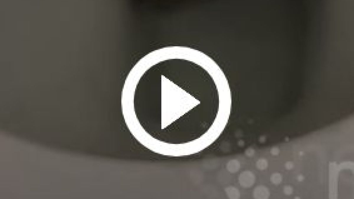 Мъж откри жива кобра в тоалетната си ВИДЕО 
