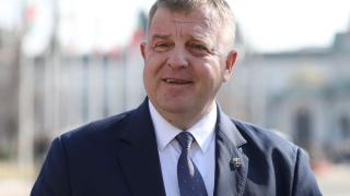 Каракачанов призова македонците с български паспорти да гласуват за истинската ВМРО
