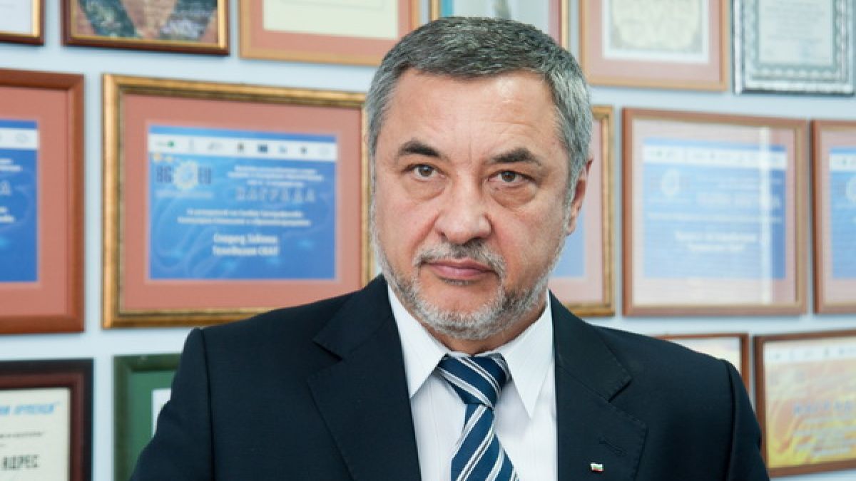 Симеонов алармира: Почти цяла България е в червената зона, незабавно затворете...