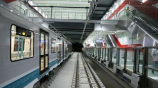 Извънредно в БЛИЦ! Ужас в софийското метро: Мъж се гърчи на пода, а полицаи и лекари...