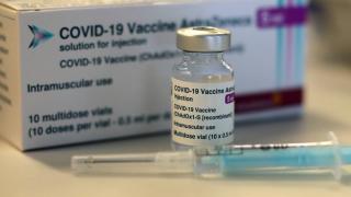 Трима млади медици в болница с тромби след ваксинация с AstraZeneca
