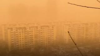 Пекин заприлича на пустиня заради тази напаст ВИДЕО