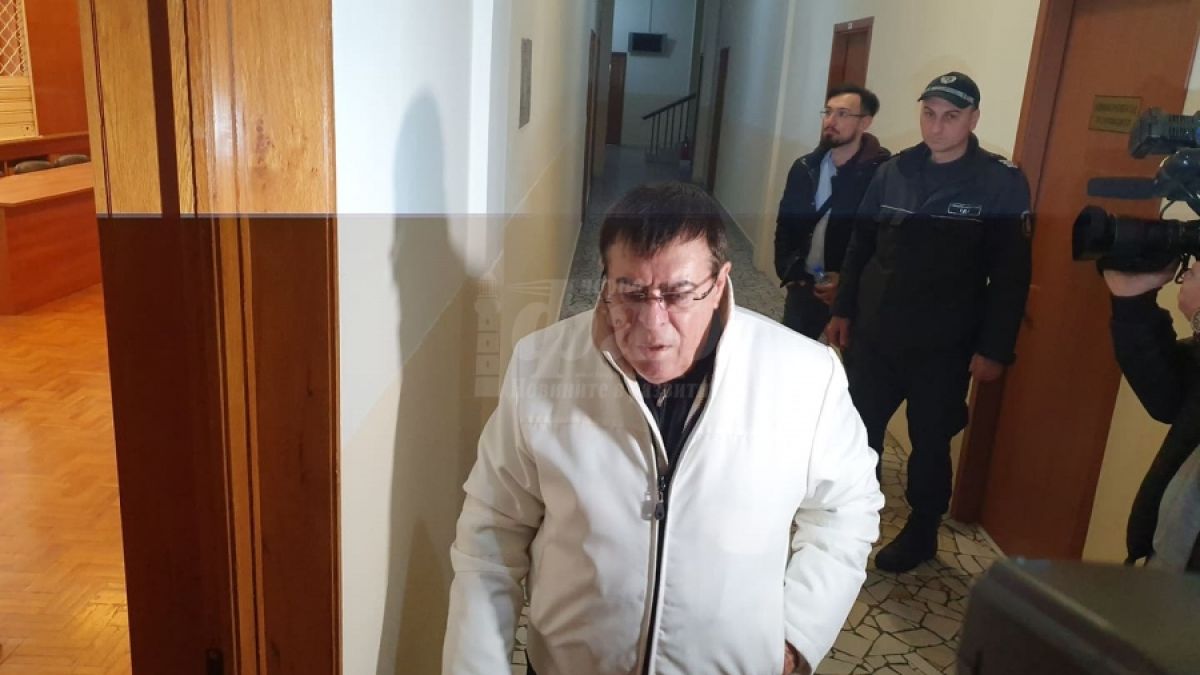 Пуснаха скандалния Бенчо Бенчев с Ролс Ройса, ето какви ще ги върши