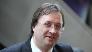 Експертът доц. Минчев стряскащо: Зад пандемията надничат "златният милиард" и война