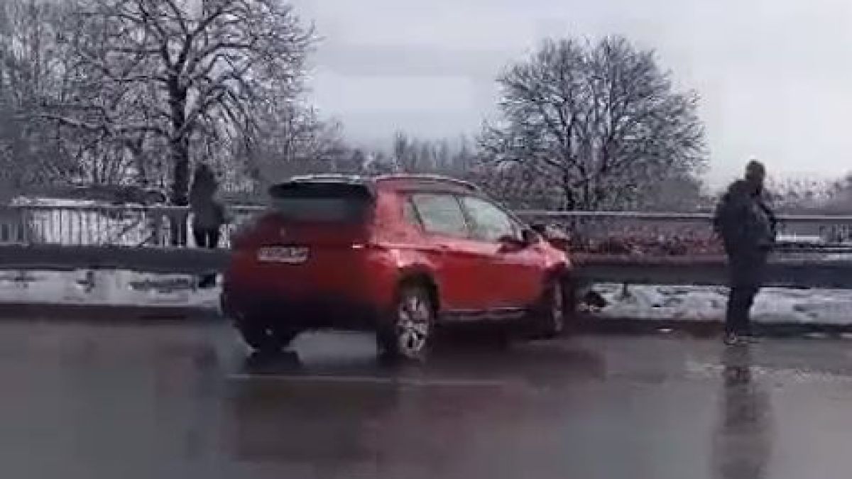 Зрелищна верижна катастрофа върху мост в София, голяма тапа ВИДЕО