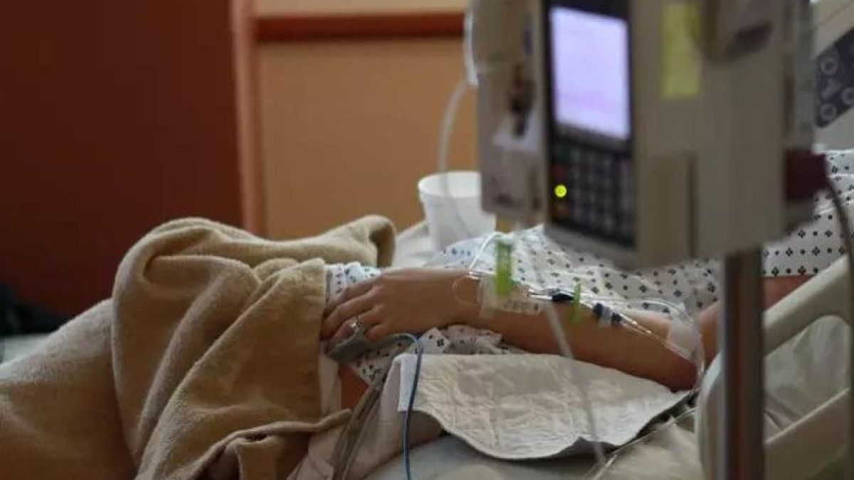 Болничен шеф с последни новини за родилката в тежко състояние с К-19 в Бургас 