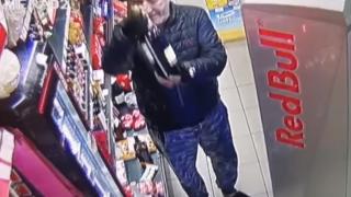Почерпен казанлъчанин се потроши след нелеп опит за кражба ВИДЕО 