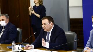Костадин Ангелов: Некадърници са правили поръчката за медицинските хеликоптери