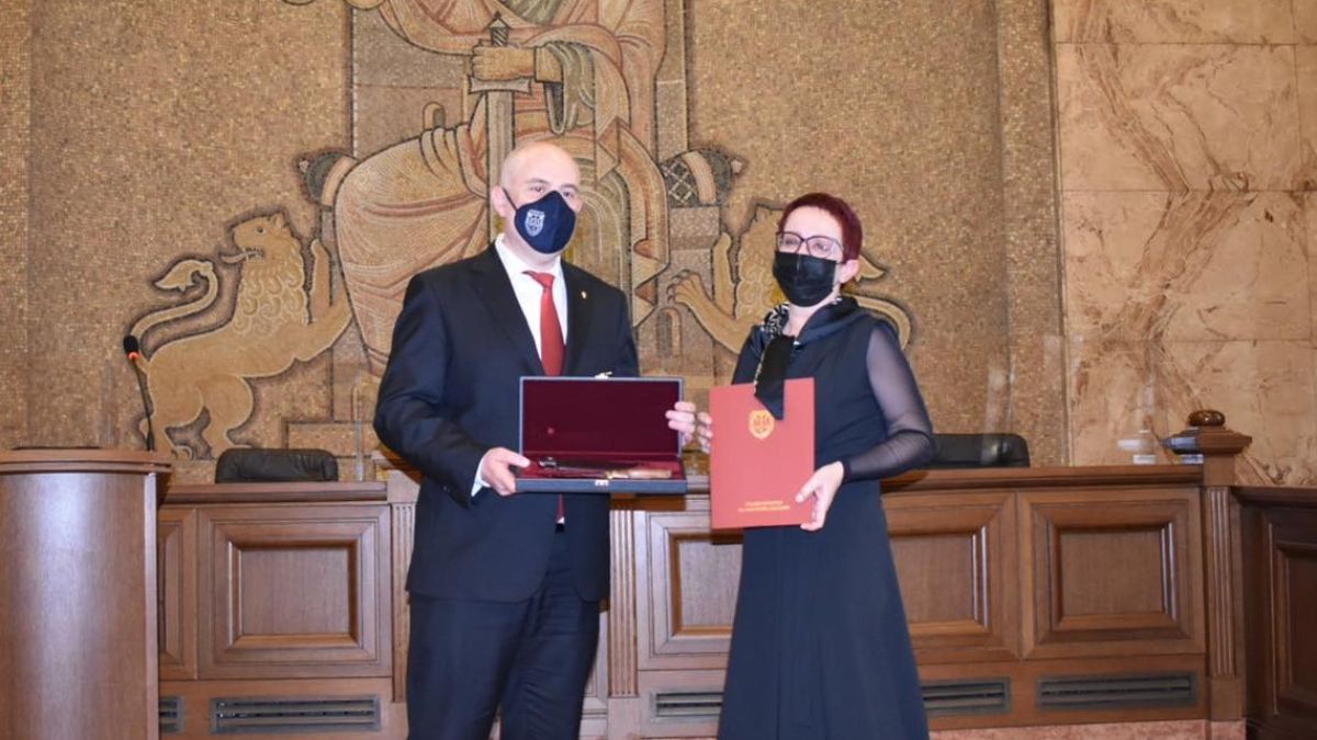 Гешев награди магистрати и агенти за разкриването на шпионската група на Резидента в полза на Русия  