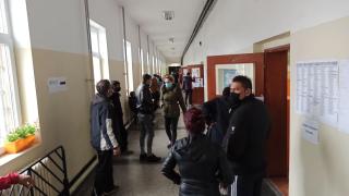 В гетото в Бургас ври от застъпници