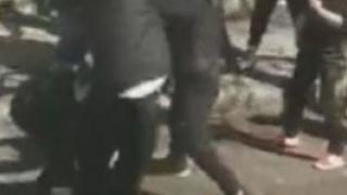 Страшен екшън и бой пред секция в търновско село 