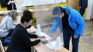 Влюбен мъж ошашави избирателите в созополско село СНИМКА 