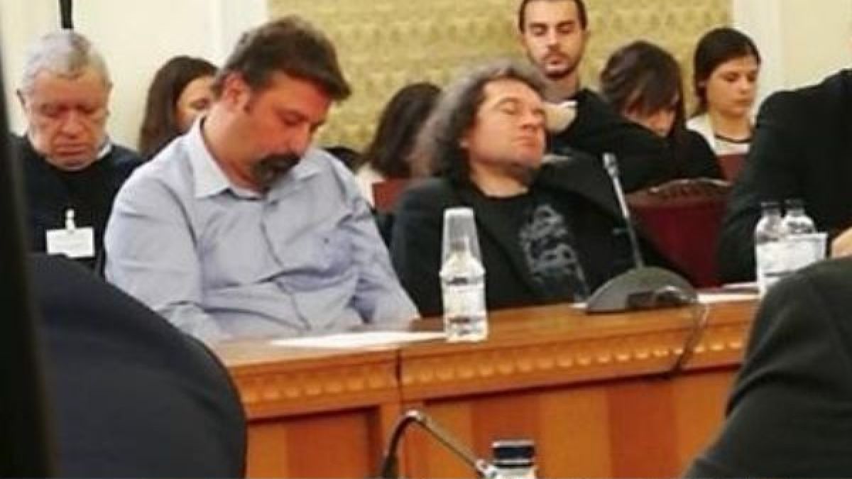 Те ви ги новите депутати! Петьо П. Блъсков шокира с техни СНИМКИ